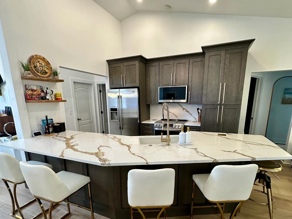 Plantation Venice FL — Wood Tone Shaker kitchen remodel